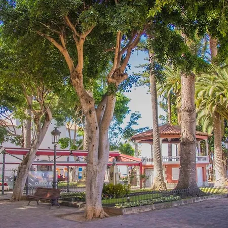 Long In Scenic Village - 10 Mins From Beach Lejlighed
